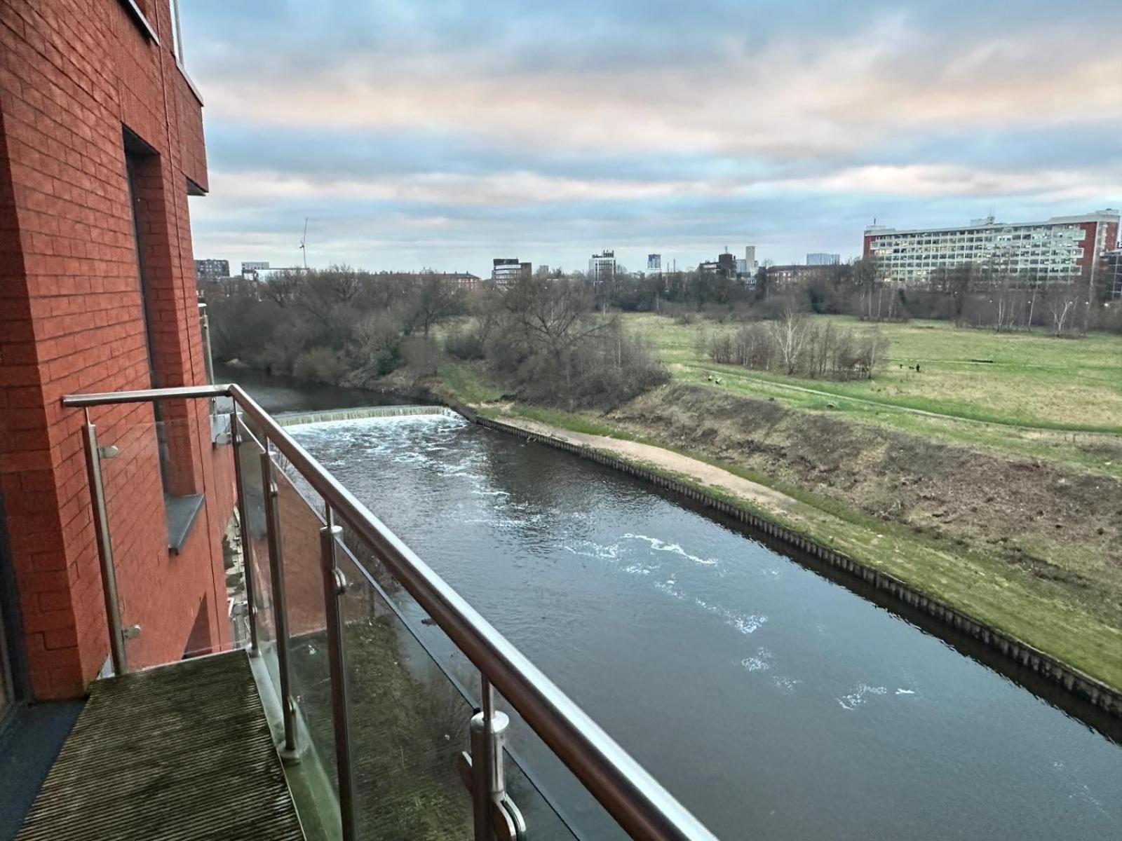 Adelphi Wharf Apartments By Beehosting Manchester Exterior foto